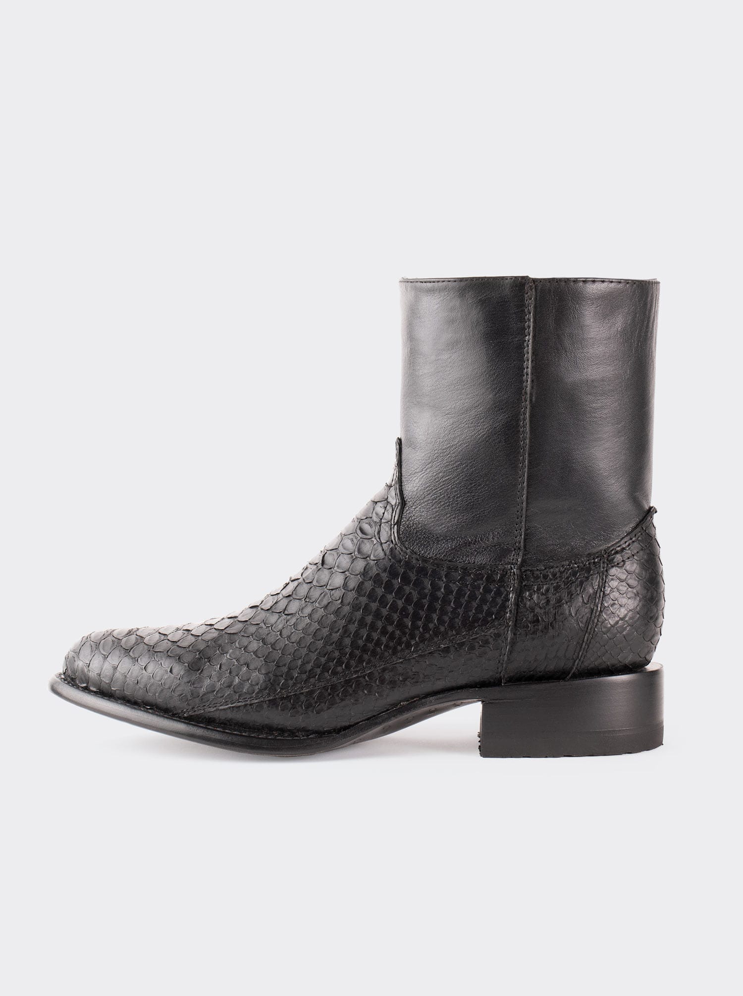 Montana Black Zippered Cowboy Bootie Style 11200 (copia) (copia)